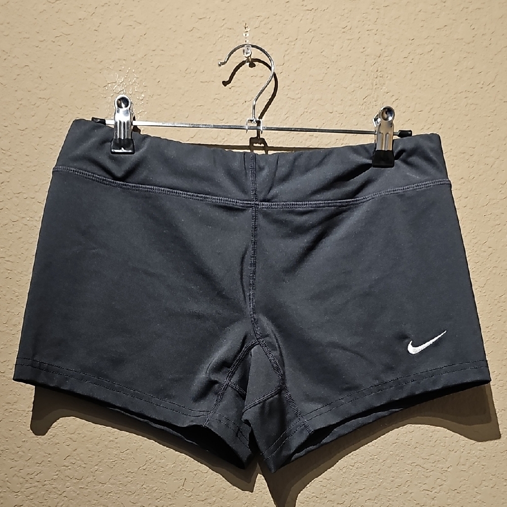 Nike Dri-Fit Women's Athletic Black Shorts Size Medium - Picture 1 of 3